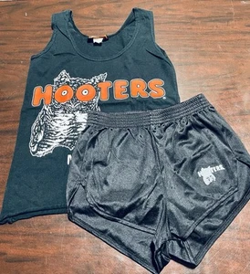 HOOTERS Mädchen Uniform Set TANK TOP kleine SHORTS 2XX - Bild 1 von 2