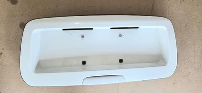 02-09 GMC Envoy ChevyTraiblazer Tailgate Hatch  License Plate Holder Panel White Foto 1 de 4