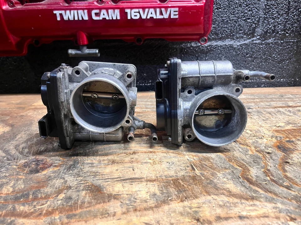 Nissan 370z Infiniti G37 2008-2020 3,7 L VQ37VHR carrocería del acelerador juego de 2 Foto 1 de 4