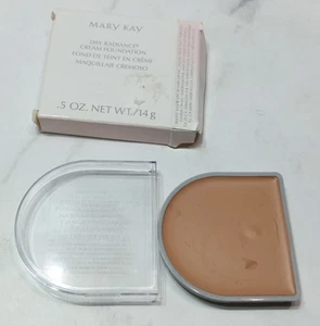 Mary Kay Day Radiance Cream Foundation Delicate Beige #835000 Sz .5 oz *Read* - Picture 1 of 7