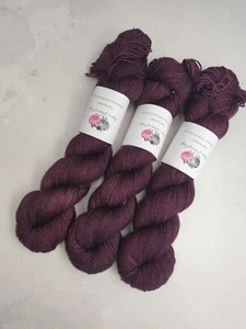 Sw Merino Seide Kaschmir Garn, 4-ply, Griffweise Gewicht, 100 G, Weinrot - Bild 1 von 6