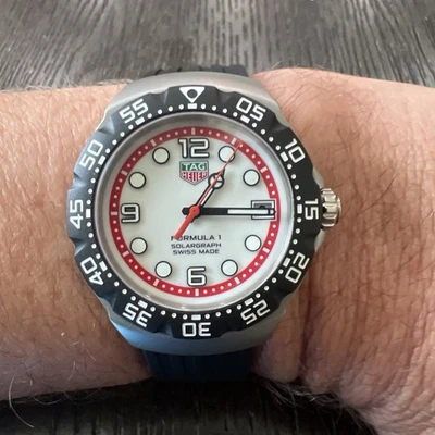 Reloj de cuarzo solar para hombre Tag Heuer Formula 1 Foto 1 de 4