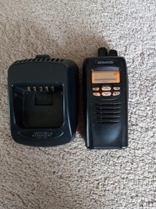 Kenwood NX-300K UHF Digital/Analog Radio 450-520 MHz - Zdjęcie 1 z 6