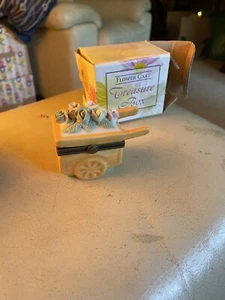 flower cart treasure box for your keepsakes - Picture 1 of 4