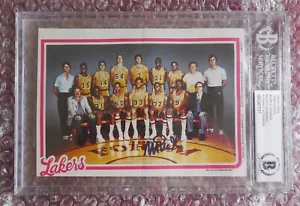 1980 81 TOPPS TEAM POSTERS LAKERS Magics Rookie Year. AUTOGRAPHED - Picture 1 of 4