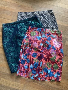 J. Crew Paket 3 Bleistiftröcke Größe 8 Damen Muster Blumenmuster - Bild 1 von 13