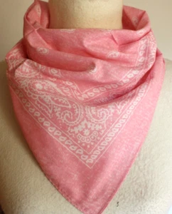 BANDANA 100% Baumwolle rosa/weiß gemustert Paisley neu 100% Cotton - Bild 1 von 2