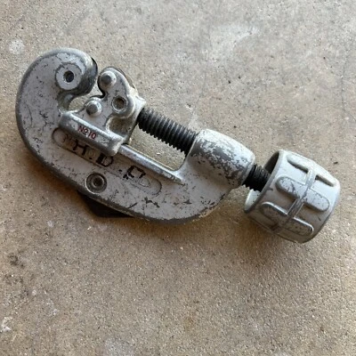 No. 10 Rigid Pipe Cutter 1/8" to 1" OD Pipe Cutter - Image 1 of 2