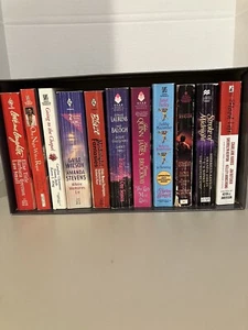 Lot EE -  11 Multiple-Stories Books - Variety of Authors - Imagen 1 de 7