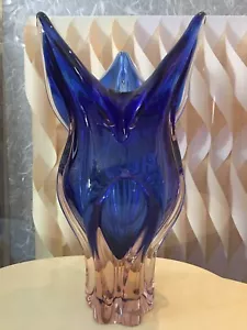 JOSEF HOSPODKA CHRISBSKA CRECH ART GLASS BOHEMIAN COBALT BLUE ABSTRACT VASE PINK - Picture 1 of 10