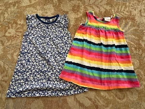 SET ZWEI KLEIDER TEE COLLECTION MARINE GEBLÜMT 18 24 M HANNA ANDERSSON STREIFEN 24 M - Bild 1 von 3