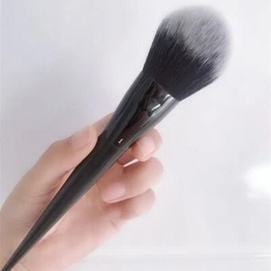 New KatVonD Powder Highlight Brush #1 LOCK IT SETTING POWDER BRUSH - Picture 1 of 6