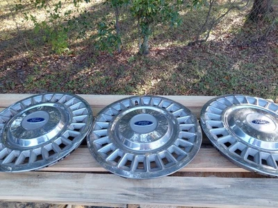 Juego de 3 tapacubos cubierta rueda Ford Crown Victoria 1998-2002 16" F8AC-1130-AA OEM Foto 1 de 4