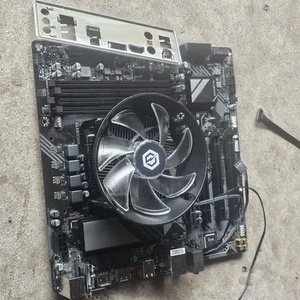 Gigabyte B760M C V2 LGA 1700 Intel B760 M-ATX DDR5 Desktop Motherboard - Bild 1 von 1