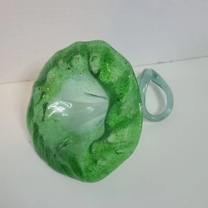 Vintage handgefertigte grüne Kunstglas Trompete Blumenvase mit geschwungenem Stiel - Bild 1 von 6