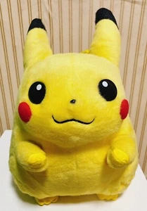 RARO Pikachu 1:1 grandezza naturale Pokemon TOMY Giappone 14" peluche vintage primi NA7 - Foto 1 di 7
