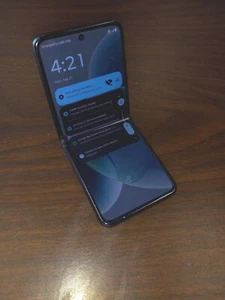 *NEW* Motorola Razr 5G 2023 128GB SAGE GREEN - FACTORY RESET- XT2323-2 6.9 in - Afbeelding 1 van 6
