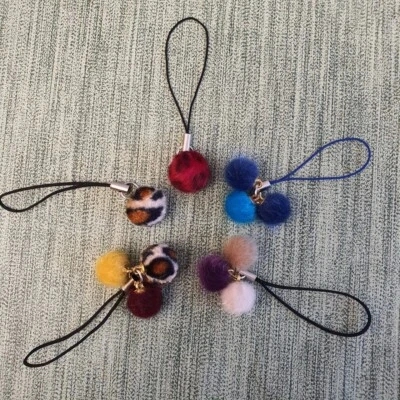 Anhänger mit Band für Handy/Tasche/...  *Neu*, Pompom, Fellkugel, Plüsch - Bild 1 von 4