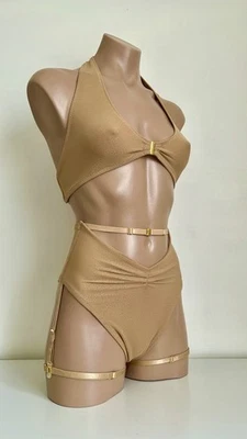 Schminke 👄 Ropa de baile de polo transparente desnudo dorado malla halter top e inferior cintura alta Foto 1 de 4