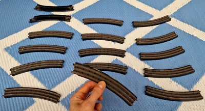 Vintage ' TTR Trix Twin Railway Track  410/1 ' 16x Bakelite Plastic Curved Rails - Image 1 of 4