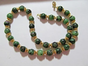 Grüne Burma Pflaumenblüte Jade Halskette 18" mit 3" Verlängerung Handarbeit - Bild 1 von 2