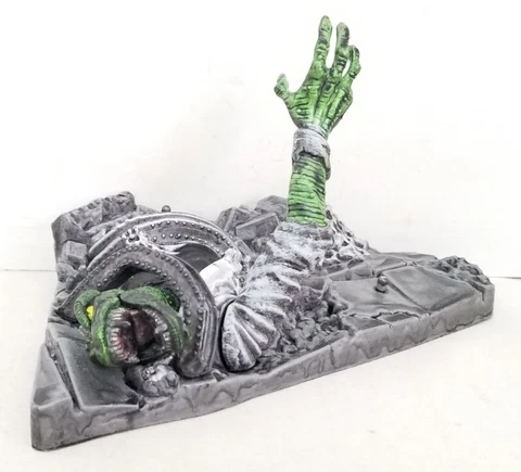 Loose ToyBiz 6" Battle Ravaged Spider-Man Classics "Lizard" Rubble Base Diorama Cover
