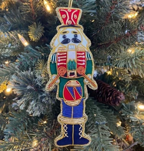 NUTCRACKER BATERISTA REINO UNIDO Escocés Hecho a Mano Terciopelo Comercio Justo Adorno de Navidad Nuevo - Imagen 1 de 4