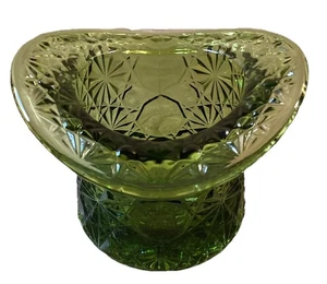 Vtg Avocado/ Olive Green Glass Top Hat Daisy & Button Large - Picture 1 of 6