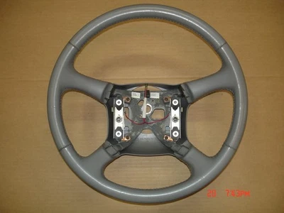 GM LEATHER WRAPPED STEERING WHEEL 16759151 - Image 1 of 4