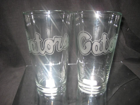 FLORIDA GATORS 2 ETCHED LOGO 16 oz PINT GLASSES NEW Cover
