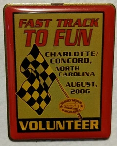 Family Motor Coach Association Fast Track to Fun Charlotte Volunteer Racing Pin - Imagen 1 de 3