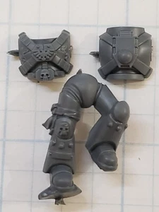 40k Space Marine Bits Vanguard Veteran Engraved Power Armor Torso Legs Set B - Picture 1 of 7
