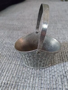Cesta pequeña tono peltre/plateado hecha en Japón - Imagen 1 de 5