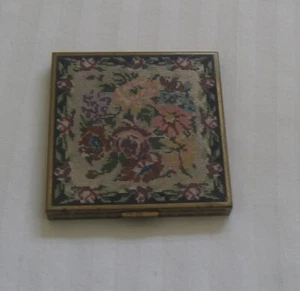 PATRÓN DE TAPIZ LITOGRAFIADO COMPACTO DE COLECCIÓN 1ST 1⁄2 20TH C ""VOLUPTE"" DE ROSAS EN - Imagen 1 de 4