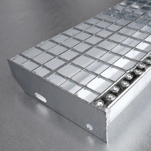 Gitterroststufe 800/1000x240 mm TS 30x3 mm verzinkt Treppenstufe Metallstufe  - Bild 1 von 4