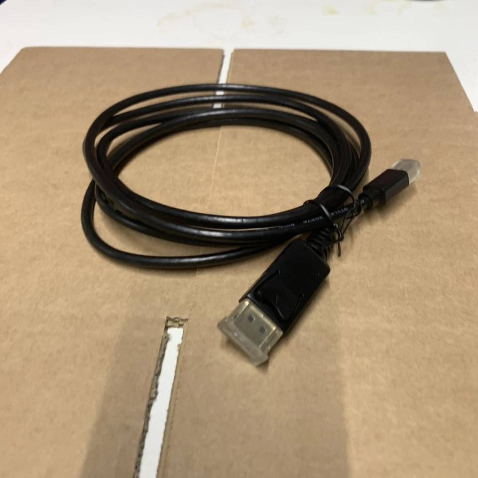 Job Lot 40 X New Mini DisplayPort to DisplayPort Male to Male Cable 1.8m - Image 1 of 4