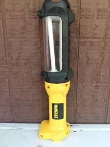 DeWalt DC528 14.4/12V Fluorescent Area Light - Picture 1 of 8