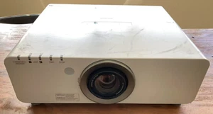 Panasonic DLP PT-DW6300US WXGA Projector 6,000 Lumens Tested Working - 967 Hours - Afbeelding 1 van 9