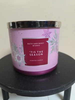 BATH & BODY WORKS Tis The Season 3-Mecha Vela Nueva 14.5oz Manzana Canela Cedro Foto 1 de 4