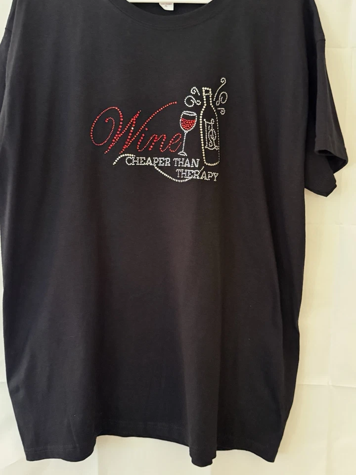 Camiseta vintage de yunque "El vino es más barato que la terapia" lentejuelas brillantes para mujer XL Foto 1 de 3