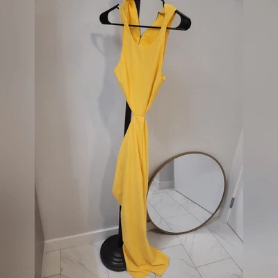 Mono recortado Alice + Olivia Cara talla 4 Foto 1 de 4