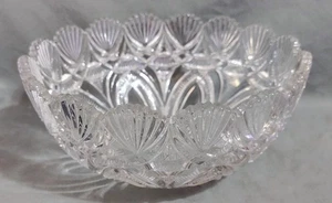 Vintage EAPG Pressed Crystal Glass Bowl w/ Arches & Sea Shell Rim Pattern 8" EUC - Picture 1 of 7