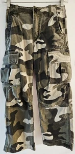 Gap Kinder Jungen Größe 8 Camouflage Cargohose entspannt gerade verstellbarer Bund - Bild 1 von 9