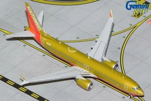 Southwest Airlines 737 MAX 8 Gold Retro Gemini Jets GJSWA2186 Scale 1:400 - Picture 1 of 1