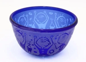 Tazón de vidrio artístico grabado esmerilado vintage Leandra Drumm azul cobalto amigos y sueños - Imagen 1 de 10