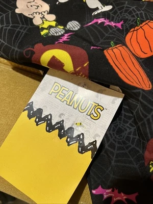 Peanuts Charlie Brown Halloween Scrub Snoopy Scrub Top 3XL V Neck Free Gift 🎁 - Image 1 of 4