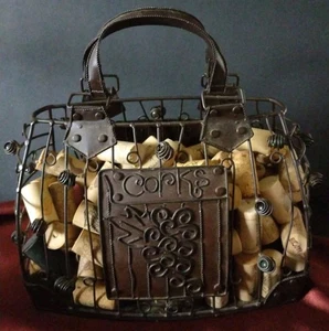 Metall Wein Korken Halter Handtasche Korb, Draht mit Korken EUC Display Dekor Vino  - Bild 1 von 7