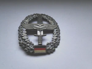 Original Bundeswehr Barettabzeichen  Heeresflieger  Metall - Picture 1 of 1