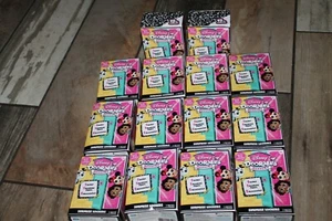 Neu Disney Doorables Academy - Überraschungsschließfächer - Originalverpackt Menge 14 KOSTENLOSER VERSAND - Bild 1 von 5