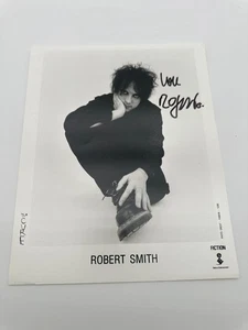 ROBERT SMITH SIGNED 8X10 PHOTO AUTOGRAPHED THE CURE BAND Guaranteed Authentic - Picture 1 of 1